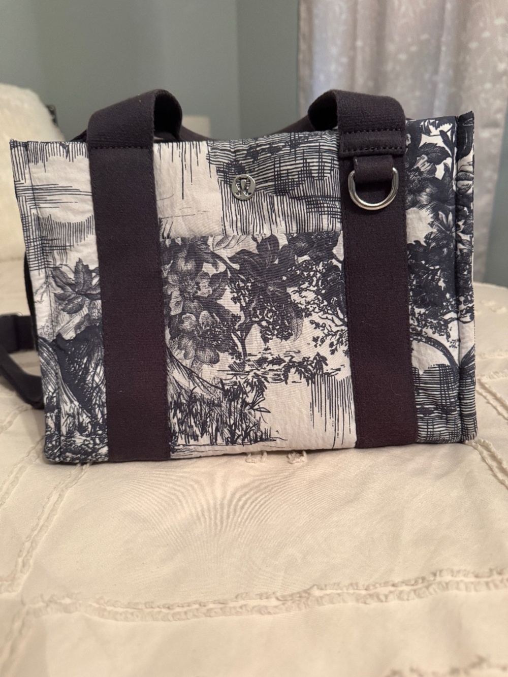 Lululemon bag